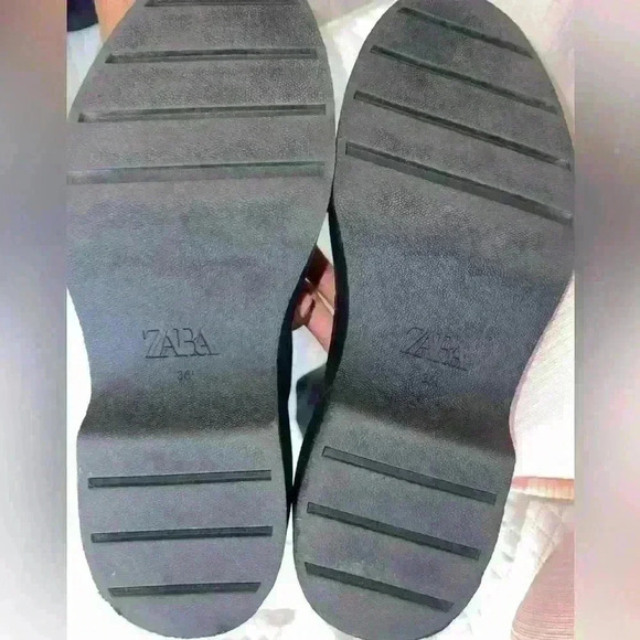 Zara  LOW HEELED LEATHER ANKLE BOOTS WITH ZIPPER NWOT - Picture 9 of 11